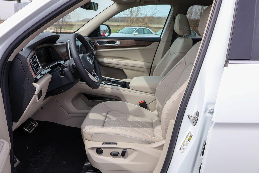 new 2025 Volkswagen Atlas car, priced at $52,245