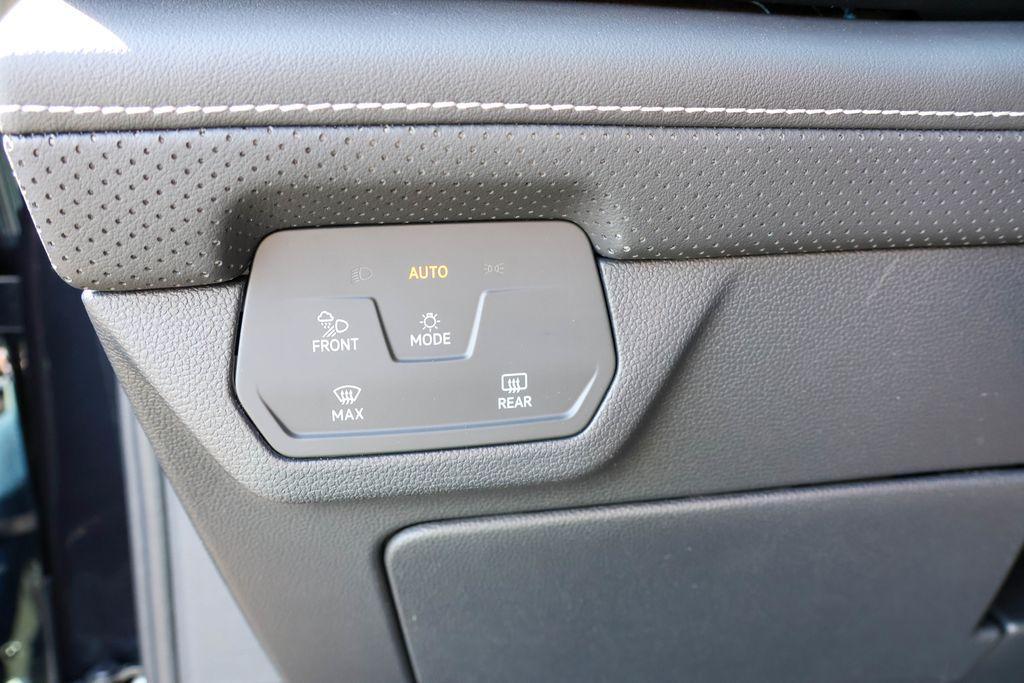 new 2025 Volkswagen Atlas car, priced at $42,431