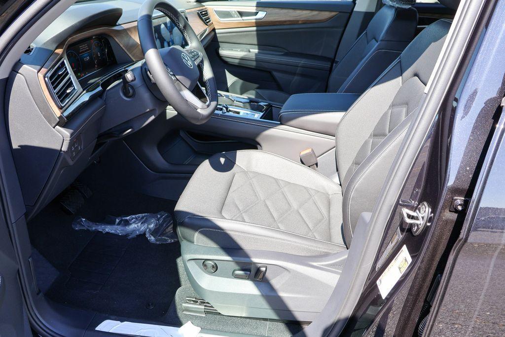 new 2025 Volkswagen Atlas car, priced at $42,931