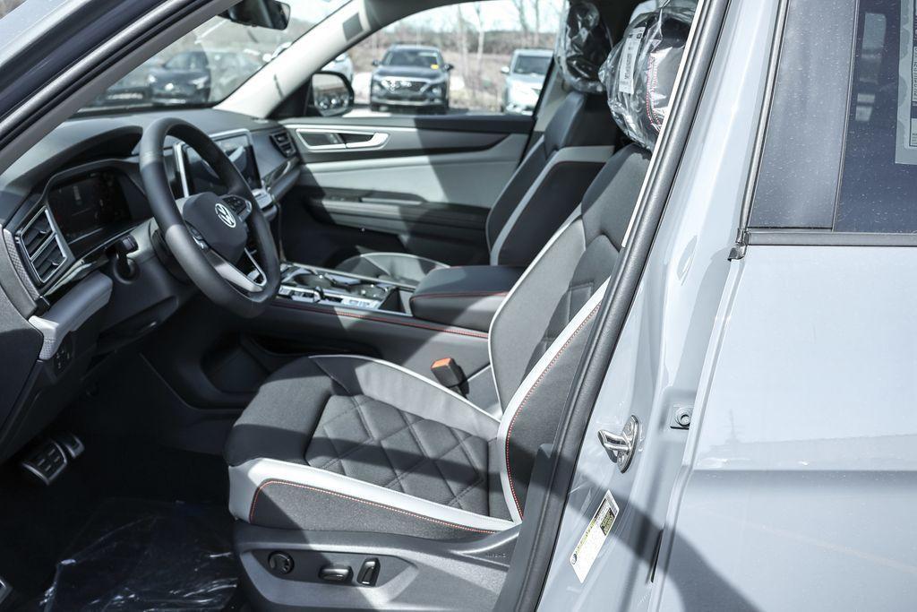 new 2025 Volkswagen Atlas car, priced at $45,341
