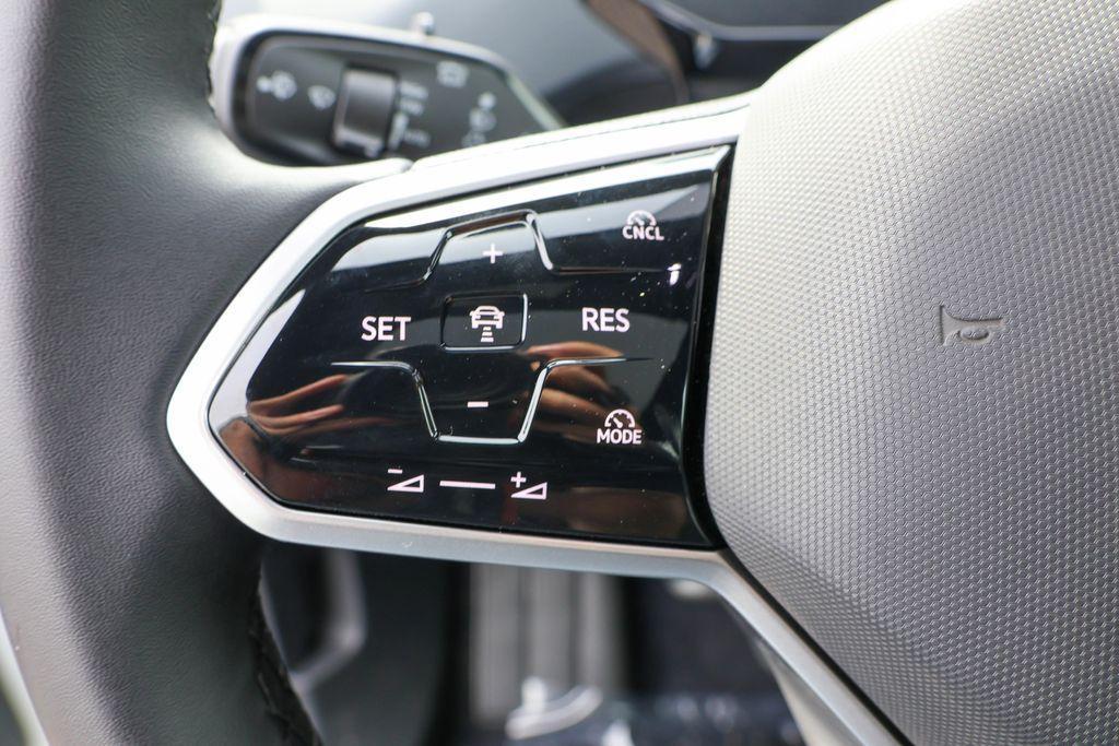 new 2025 Volkswagen ID.4 car, priced at $52,964