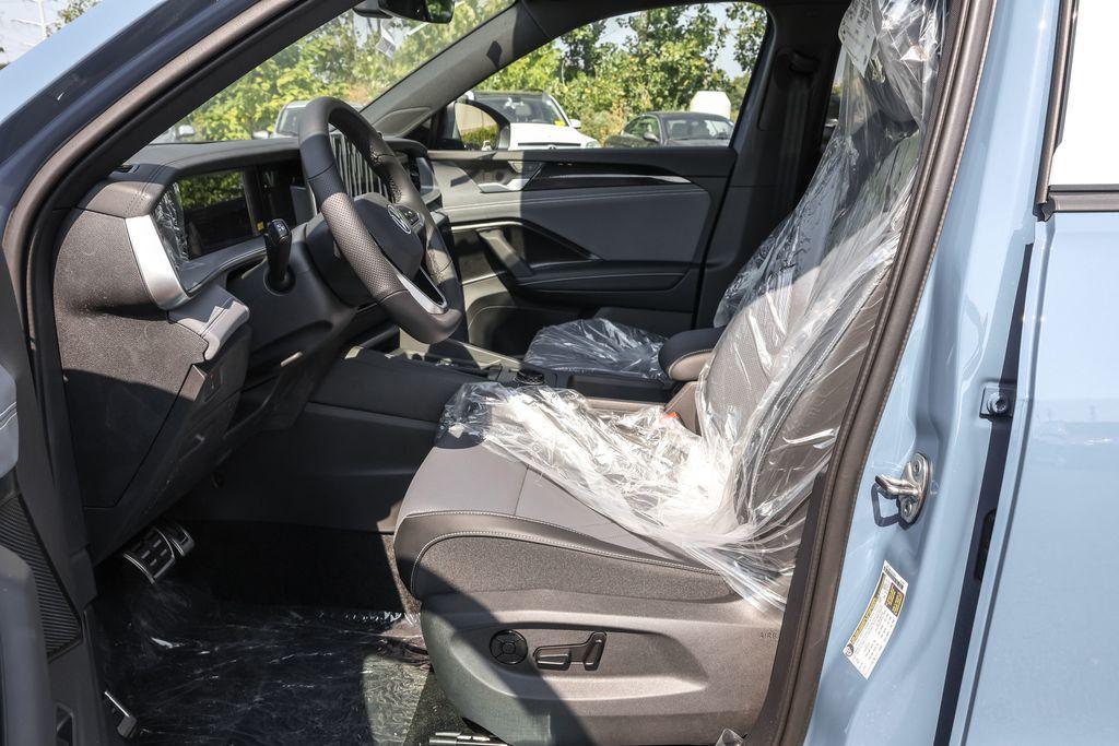 new 2025 Volkswagen Tiguan car, priced at $37,410