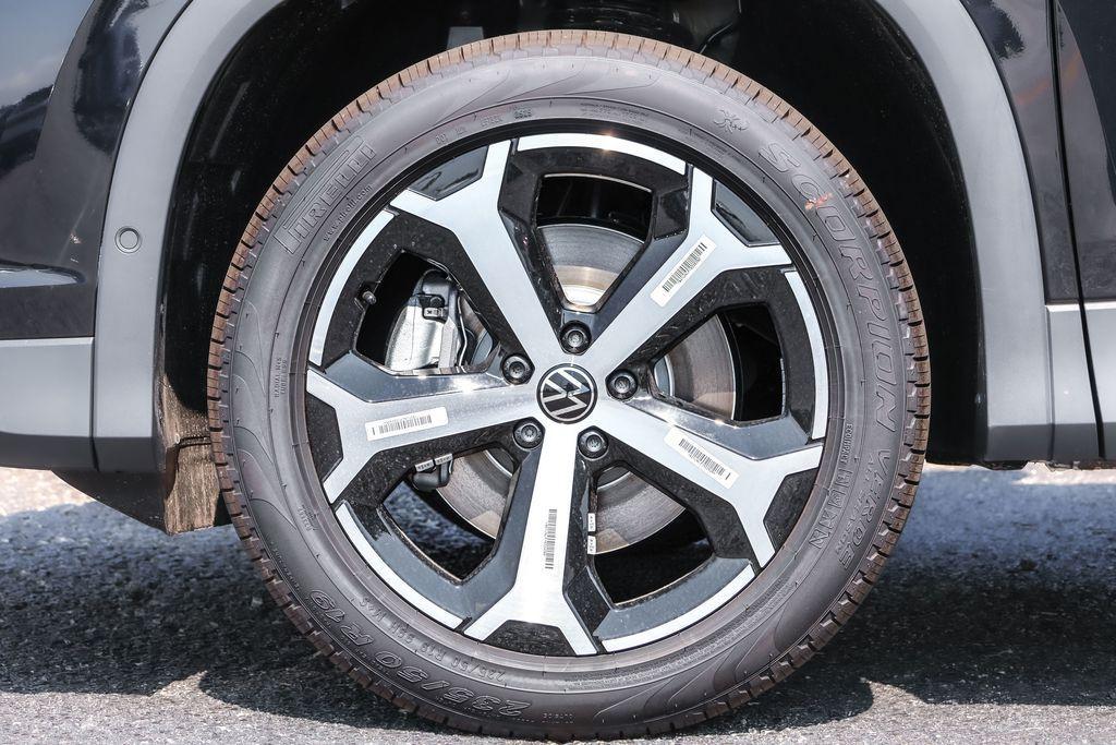 new 2025 Volkswagen Tiguan car, priced at $34,945