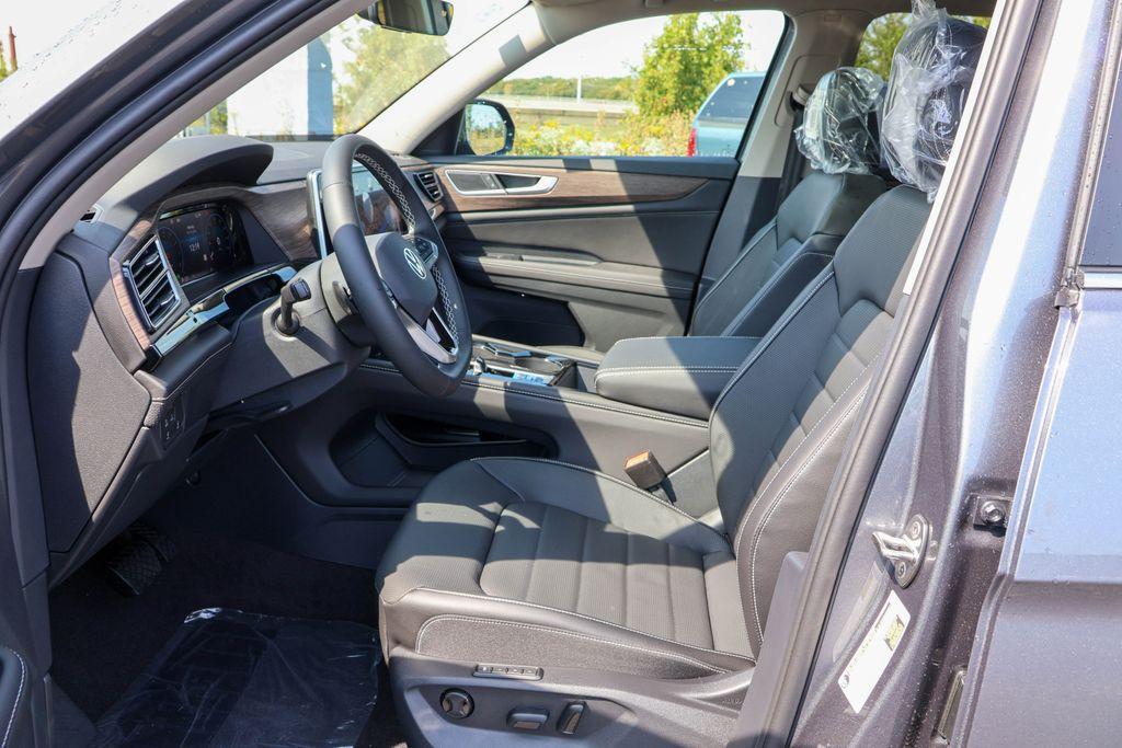 new 2024 Volkswagen Atlas car, priced at $45,119