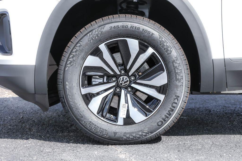 new 2026 Volkswagen Atlas Cross Sport car, priced at $41,044