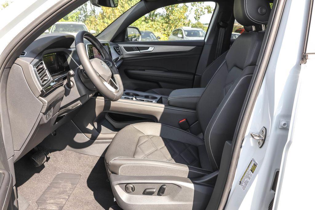 new 2026 Volkswagen Atlas Cross Sport car, priced at $41,044