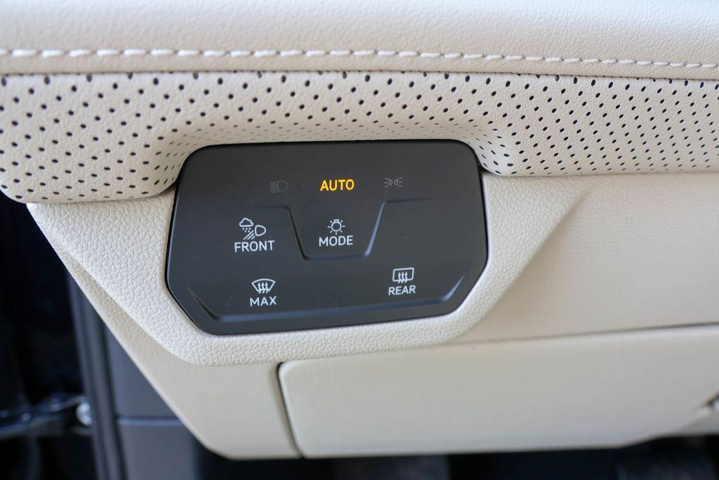 new 2025 Volkswagen Atlas car, priced at $38,506