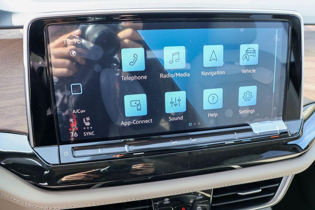 new 2025 Volkswagen Atlas car, priced at $38,506