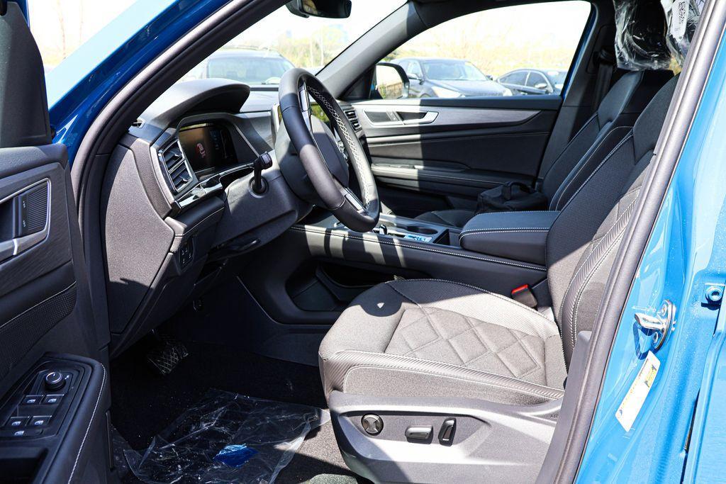 new 2025 Volkswagen Atlas Cross Sport car, priced at $39,225