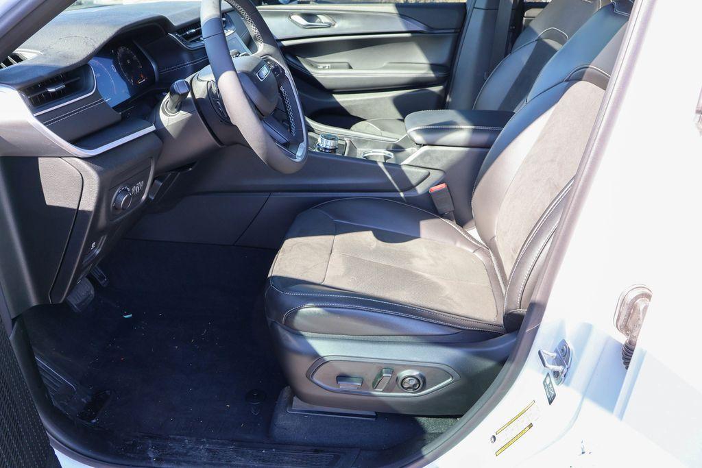 used 2025 Jeep Grand Cherokee L car, priced at $42,000