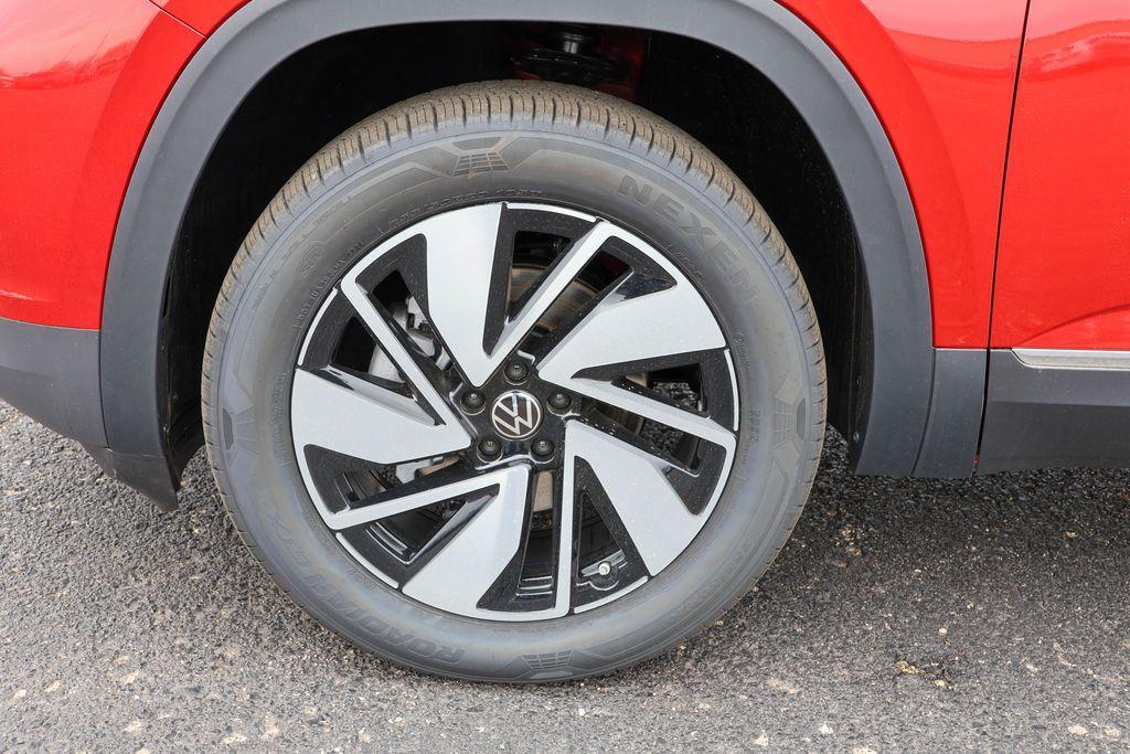 new 2025 Volkswagen Atlas car, priced at $47,009