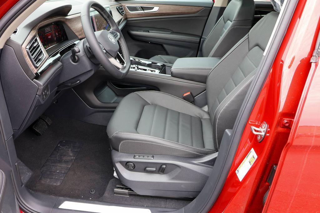 new 2025 Volkswagen Atlas car, priced at $47,009