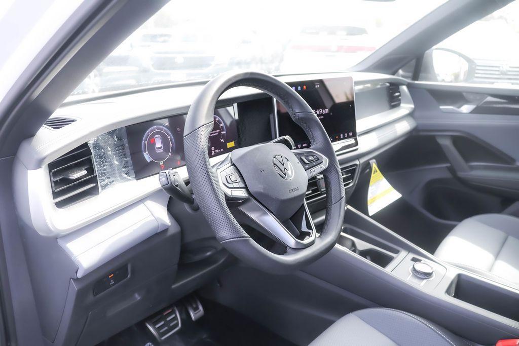 new 2025 Volkswagen Tiguan car, priced at $37,295
