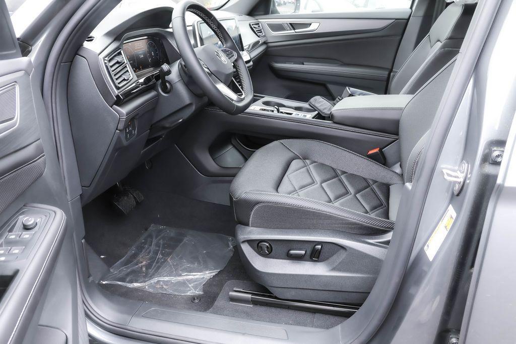 new 2025 Volkswagen Atlas Cross Sport car, priced at $38,475