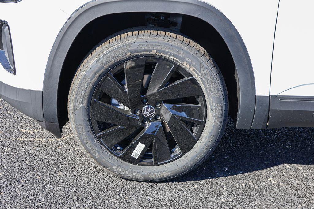 new 2025 Volkswagen Atlas Cross Sport car, priced at $43,603