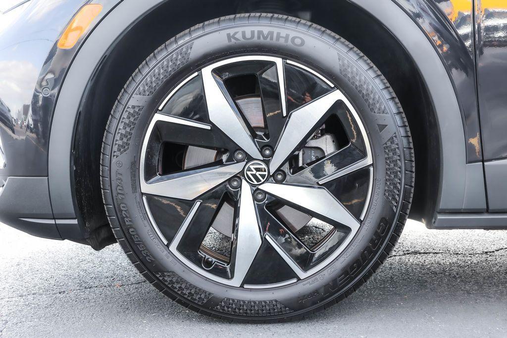 used 2023 Volkswagen ID.4 car, priced at $25,783