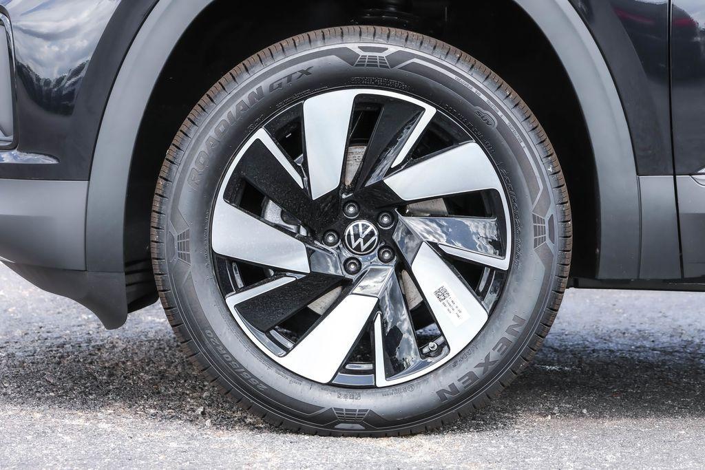 new 2026 Volkswagen Atlas Cross Sport car, priced at $44,862