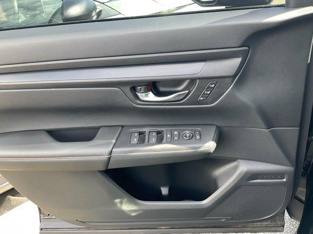 used 2025 Honda CR-V Hybrid car, priced at $32,999