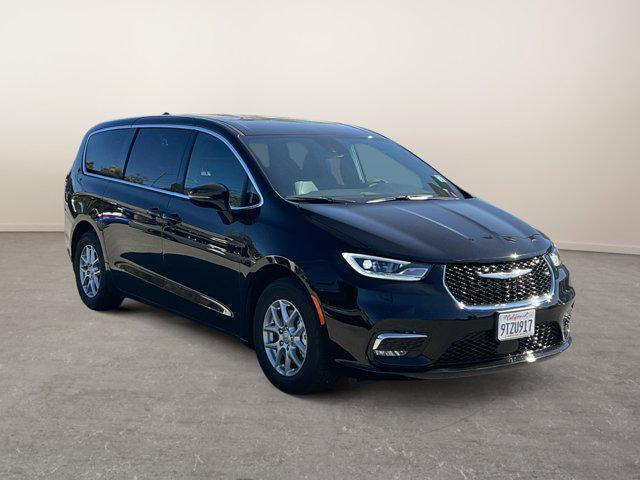used 2025 Chrysler Pacifica car, priced at $34,500