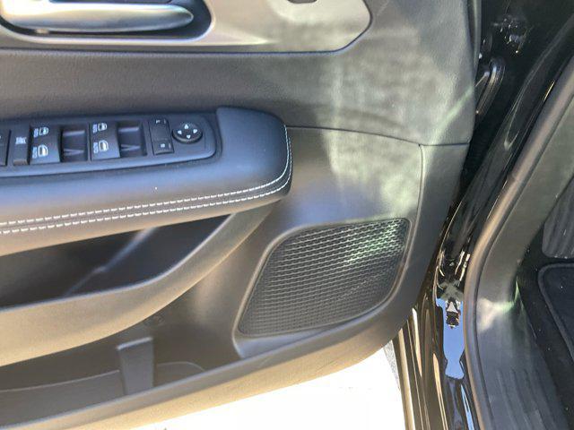 used 2025 Chrysler Pacifica car, priced at $34,500