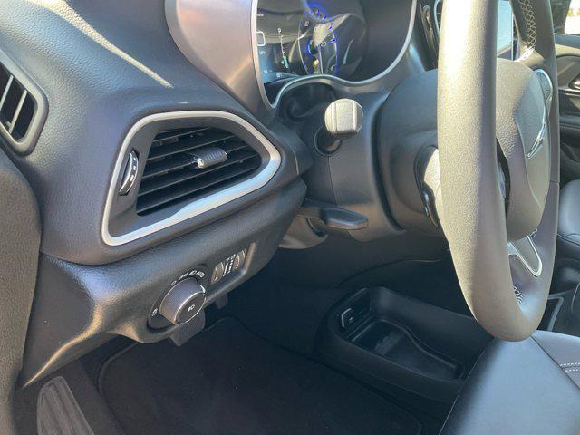 used 2025 Chrysler Pacifica car, priced at $34,500