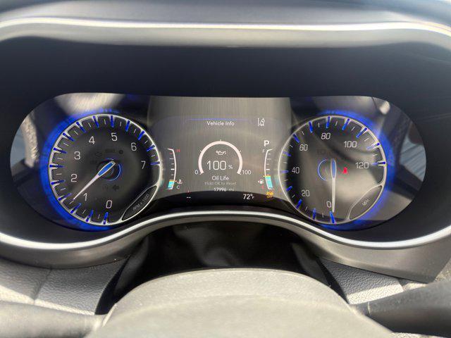 used 2025 Chrysler Pacifica car, priced at $30,995