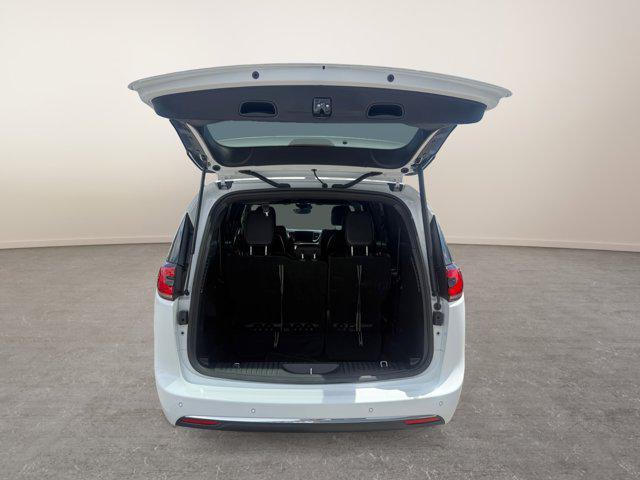 used 2025 Chrysler Pacifica car, priced at $30,995