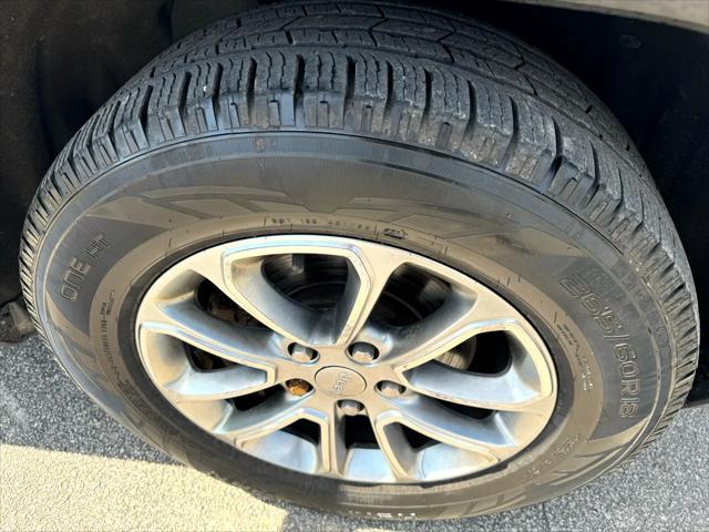 used 2015 Jeep Grand Cherokee car, priced at $13,877