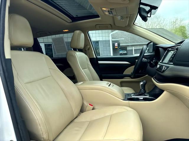 used 2016 Toyota Highlander car, priced at $17,877