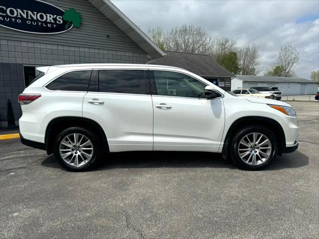 used 2016 Toyota Highlander car, priced at $17,877