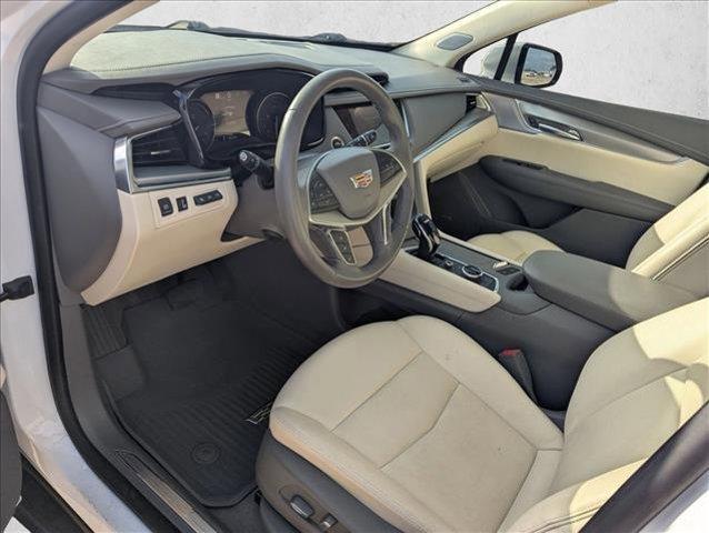used 2023 Cadillac XT5 car, priced at $34,617