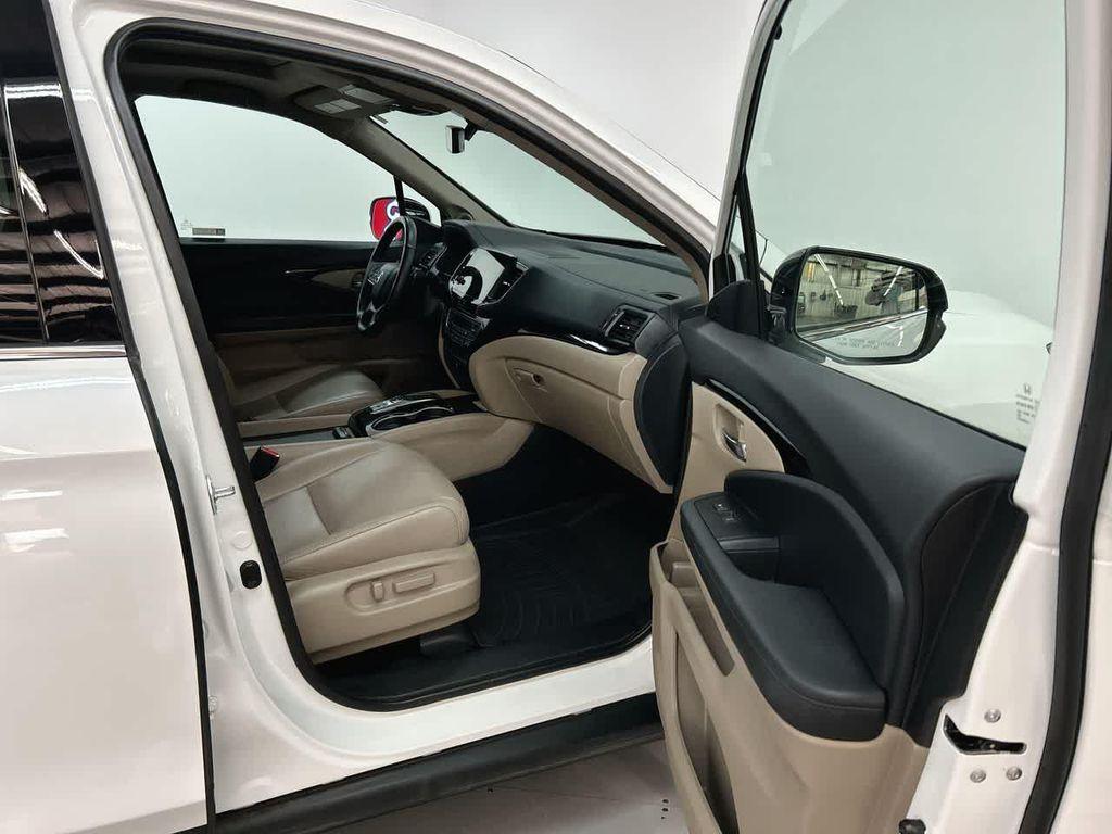 used 2022 Honda Pilot car, priced at $32,900