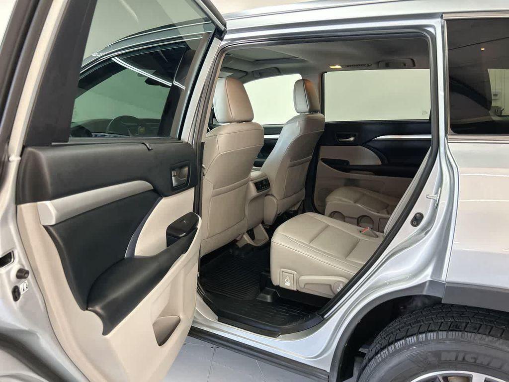 used 2019 Toyota Highlander car, priced at $25,900