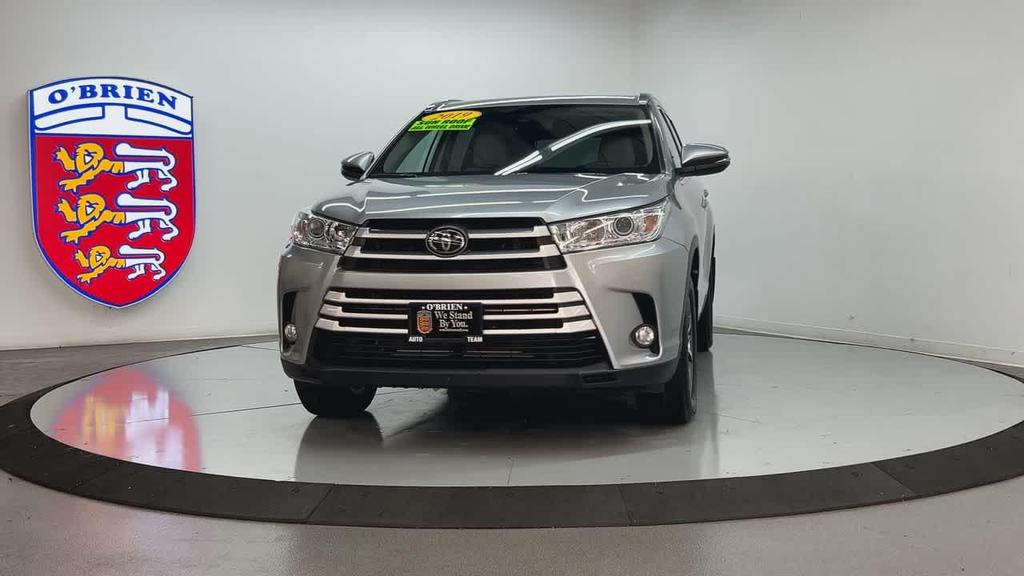 used 2019 Toyota Highlander car, priced at $25,900