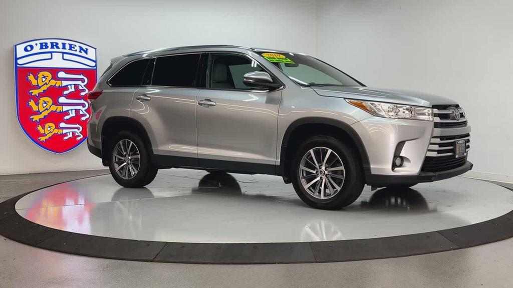 used 2019 Toyota Highlander car, priced at $25,900