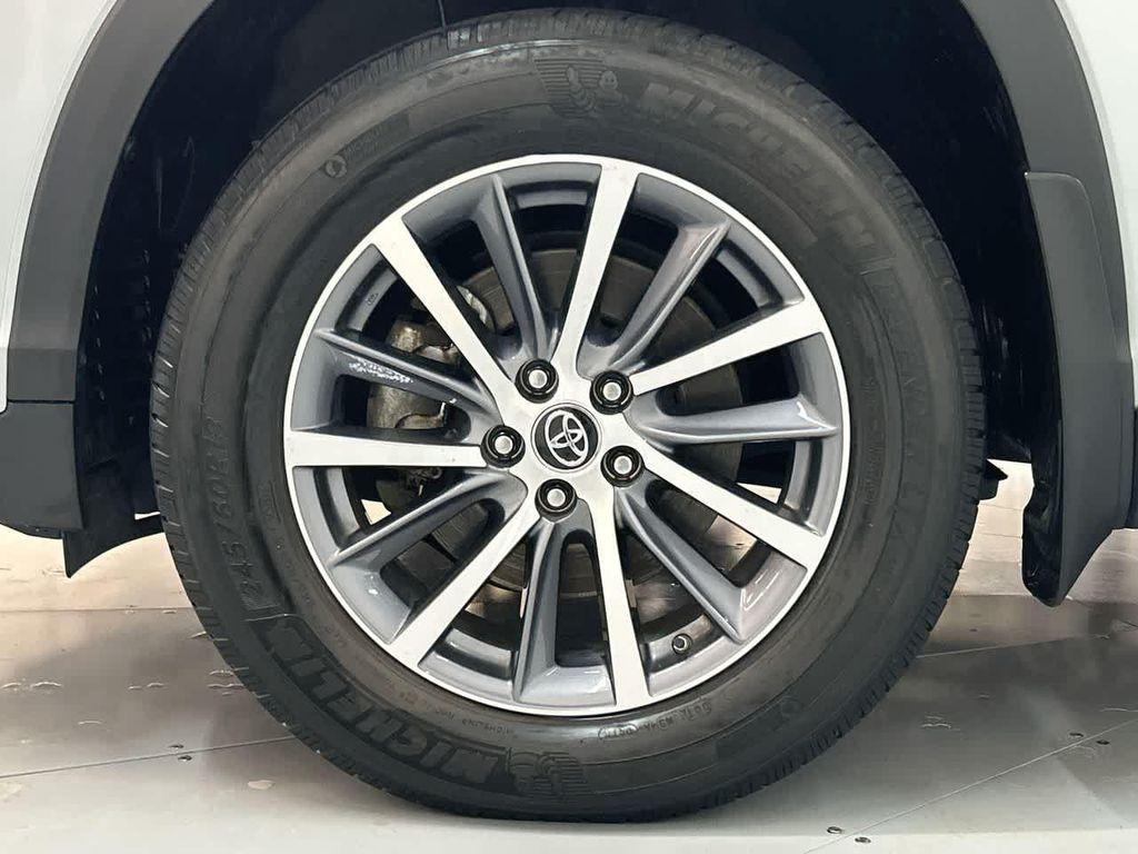 used 2019 Toyota Highlander car, priced at $25,900