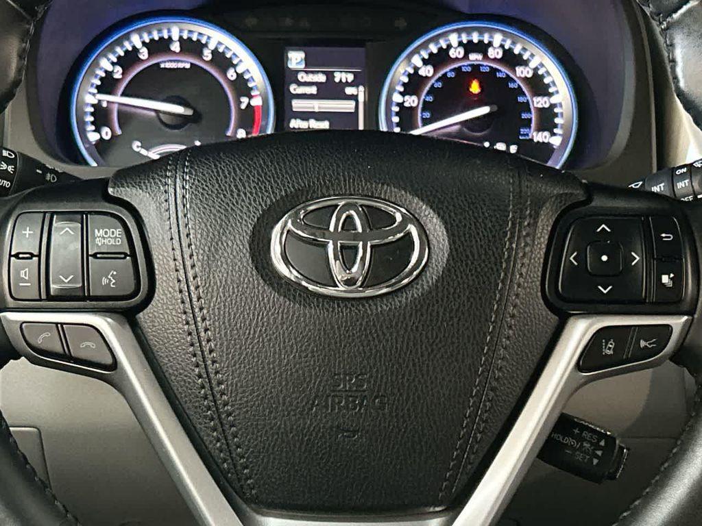 used 2019 Toyota Highlander car, priced at $25,900