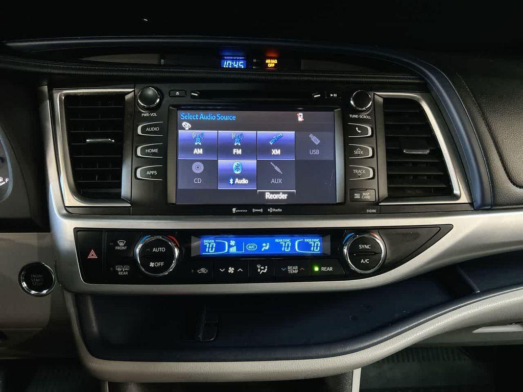 used 2019 Toyota Highlander car, priced at $25,900