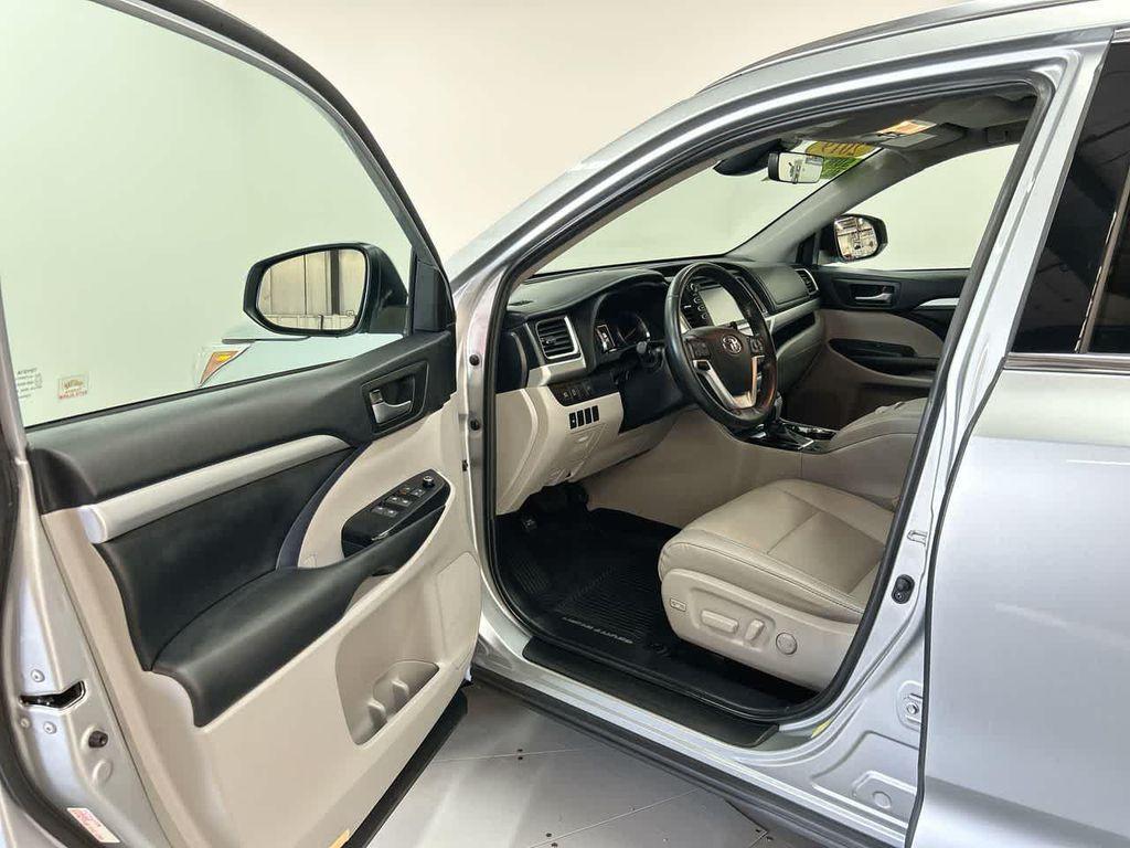 used 2019 Toyota Highlander car, priced at $25,900
