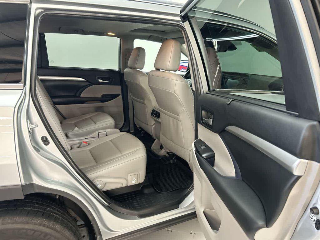 used 2019 Toyota Highlander car, priced at $25,900