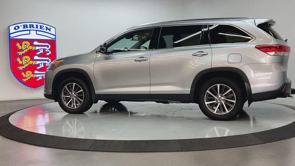 used 2019 Toyota Highlander car, priced at $25,900