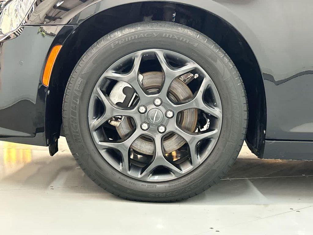 used 2022 Chrysler 300 car, priced at $27,900