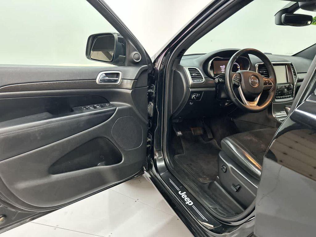 used 2017 Jeep Grand Cherokee car, priced at $15,900