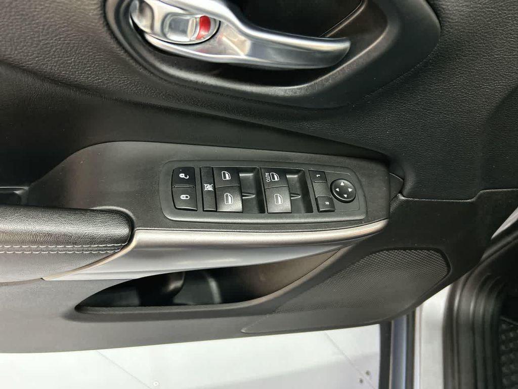 used 2020 Jeep Cherokee car, priced at $18,900