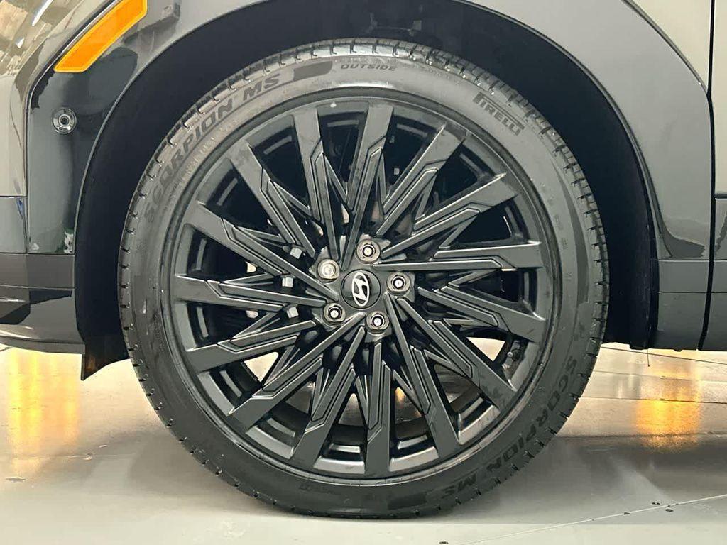 used 2025 Hyundai Santa Fe car, priced at $43,000