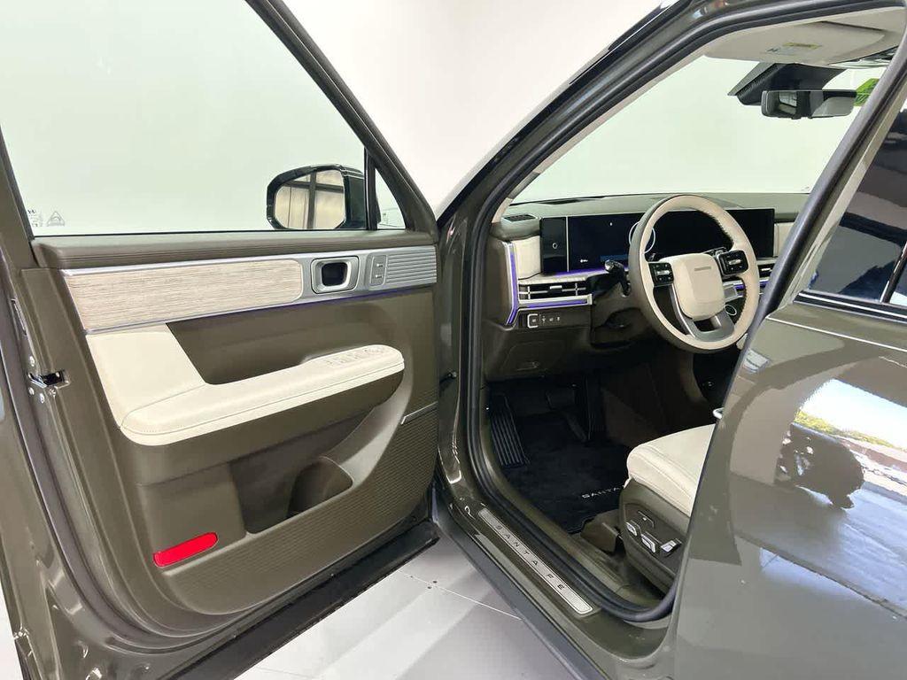 used 2025 Hyundai Santa Fe car, priced at $43,000