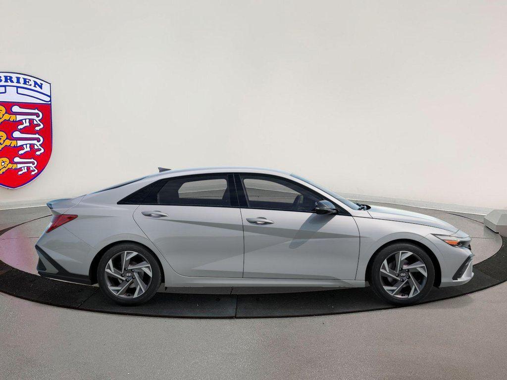 new 2025 Hyundai Elantra car