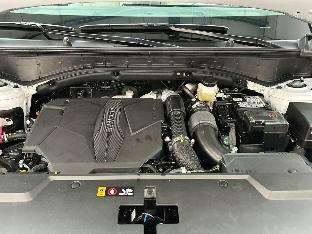 used 2025 Hyundai Santa Fe car, priced at $33,900