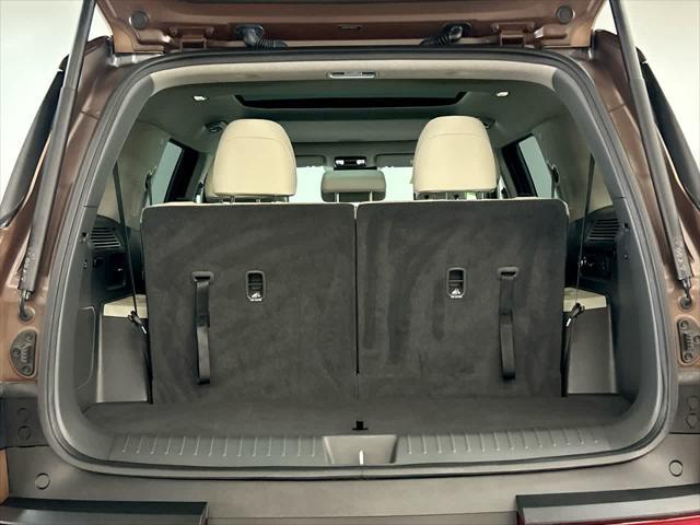 used 2024 Hyundai Santa Fe car, priced at $41,900