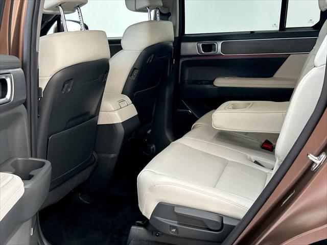 used 2024 Hyundai Santa Fe car, priced at $41,900